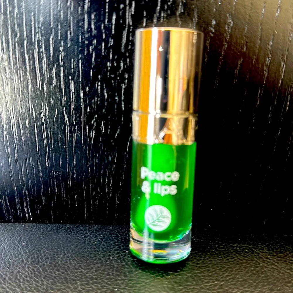 Clarins lip comfort oil.  Bundle & save shipping!  Buy 2 & save!